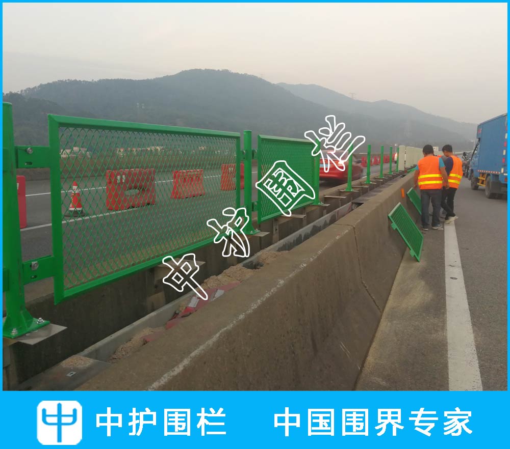 西部沿海高速斗門段防眩網換新