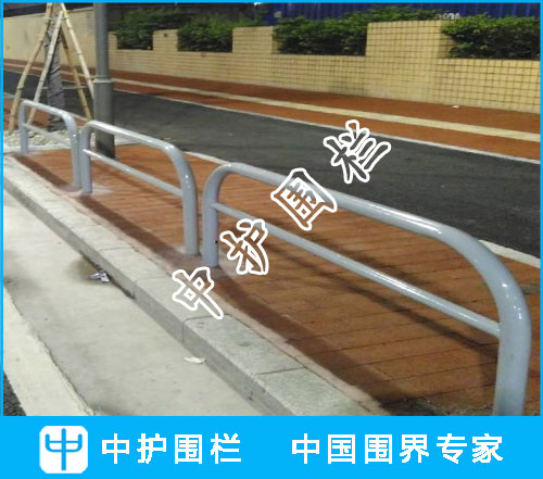 U型管道路護欄