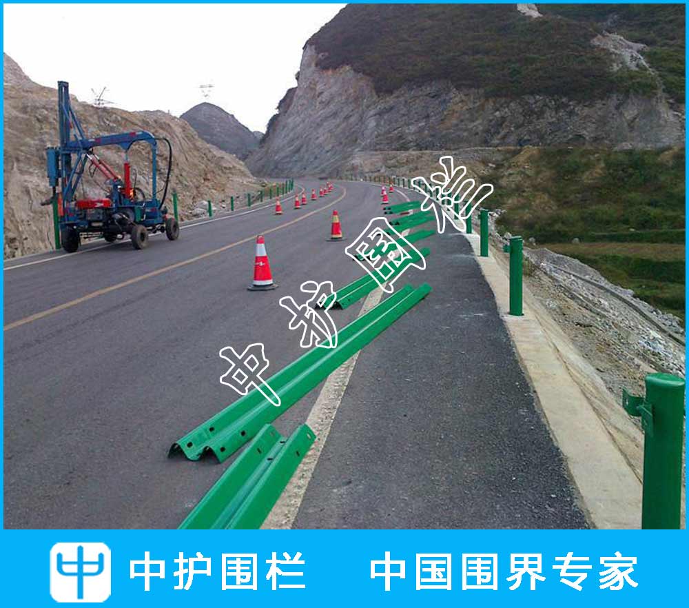 噴塑雙波護欄現貨價格，陽江道路防撞欄