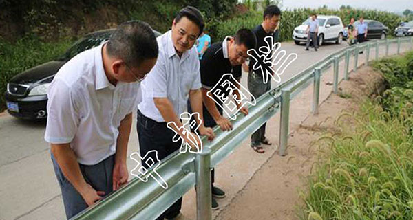 公路波形梁鋼護欄的安裝與施工注意事項